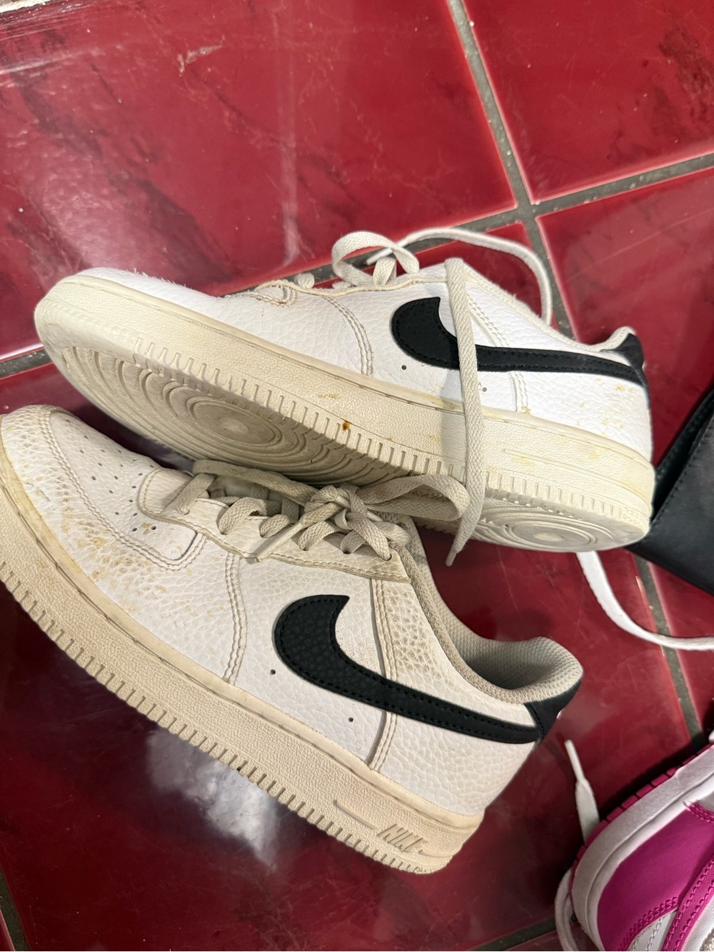 Nike Kids White and Black Low-Top Sneakers